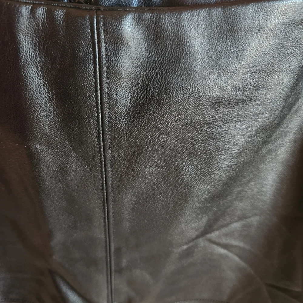 🔥NWOT Faux Leather Pencil Wiggle Skirt Vegan Size 2P - Picture 3 of 10